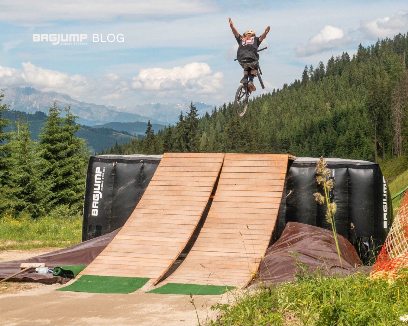 10. Shuttleberg Adventure Park – Flachau, Austria Location: Flachau, Salzburg, Austria Total Trails: ~20 km Highlight: Year-round adventure park offering MTB Bagjump Type: Bike Landing Airbag