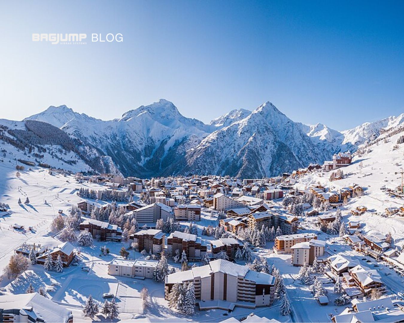 Les Deux Alpes is home to one of Europe’s most iconic snowparks. Here you can expect both winter and glacier setups for an extended freestyle season.