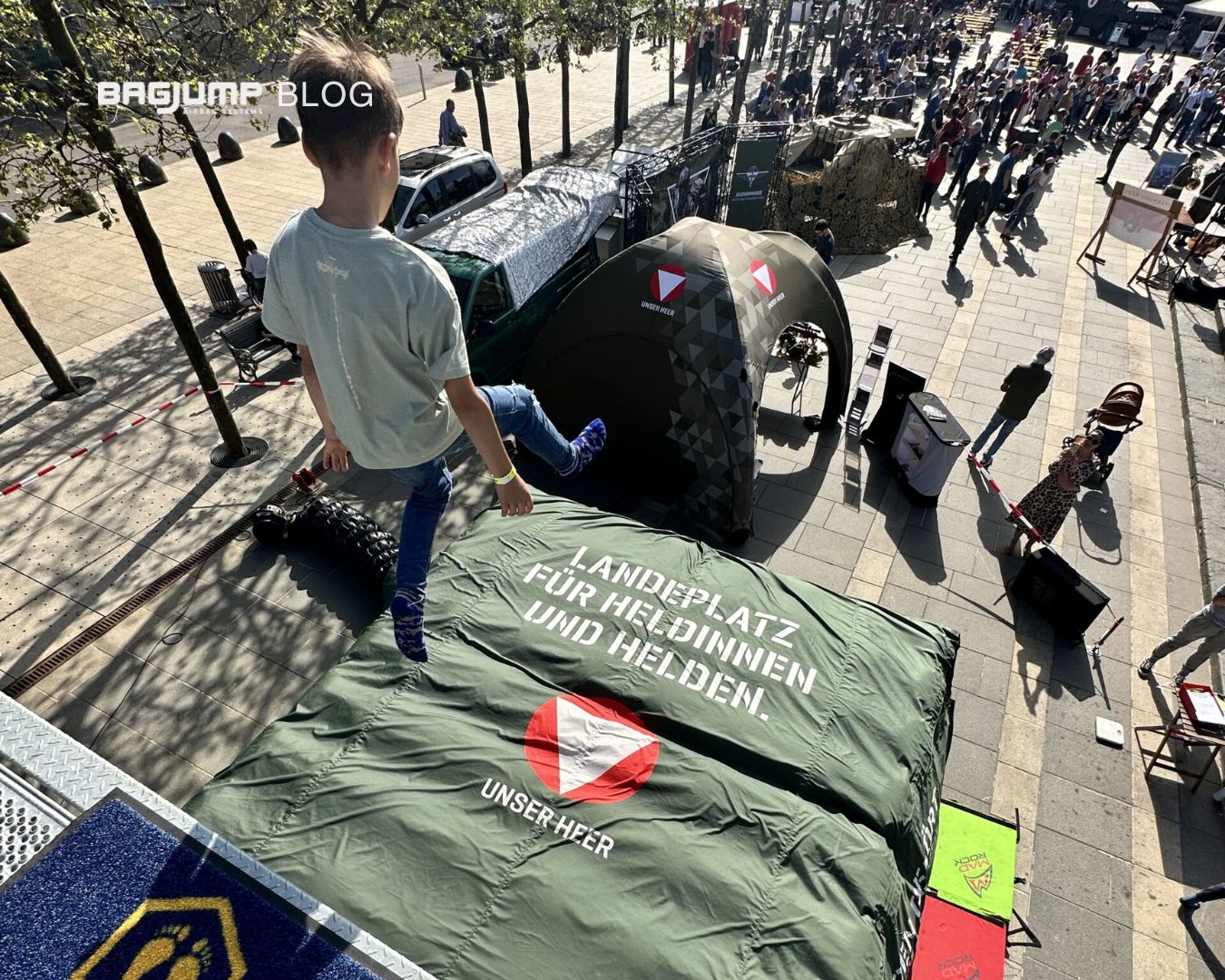 This is also one of those projects that shows how flexible Bagjump setups have become. The same systems used in obstacle races and sports events can also become part of public celebrations and festivals.