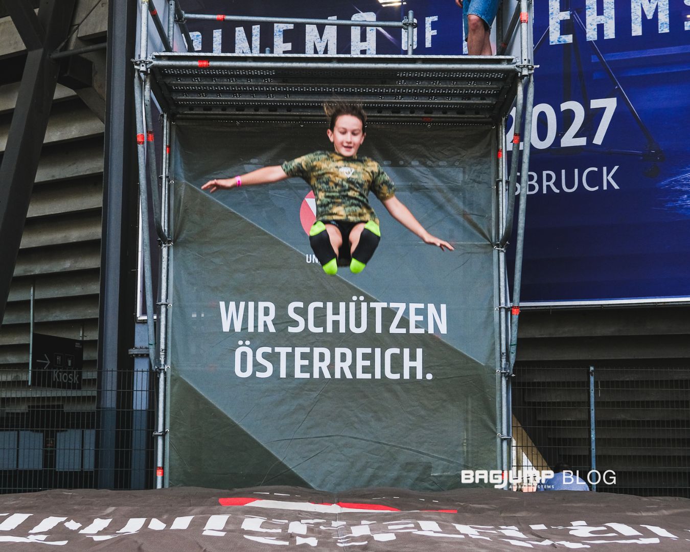 At the same time, in Styria, the Tag der offenen Tür at the Kaserne Feldbach will open its doors to the public. As part of the Bundesheer activation, our Bagjump setup will give visitors of all ages the chance to jump and experience what our airbags can do up close.