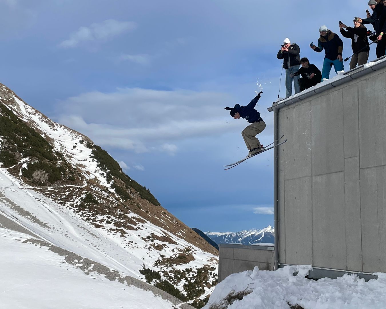 Simon is a professional parkour and freerunning athlete based in Innsbruck. He is also a two time Austrian Style Champion, and a member of the German National Team for Parkour and Freerunning.